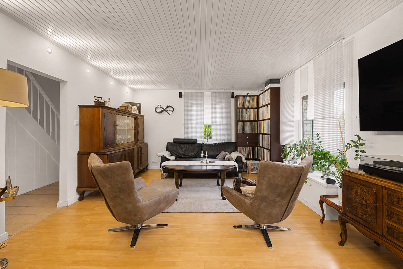 Lebensqualität, die man spürt – Endreihenhaus mit Pool und privater Garten-Oase - Bild 1