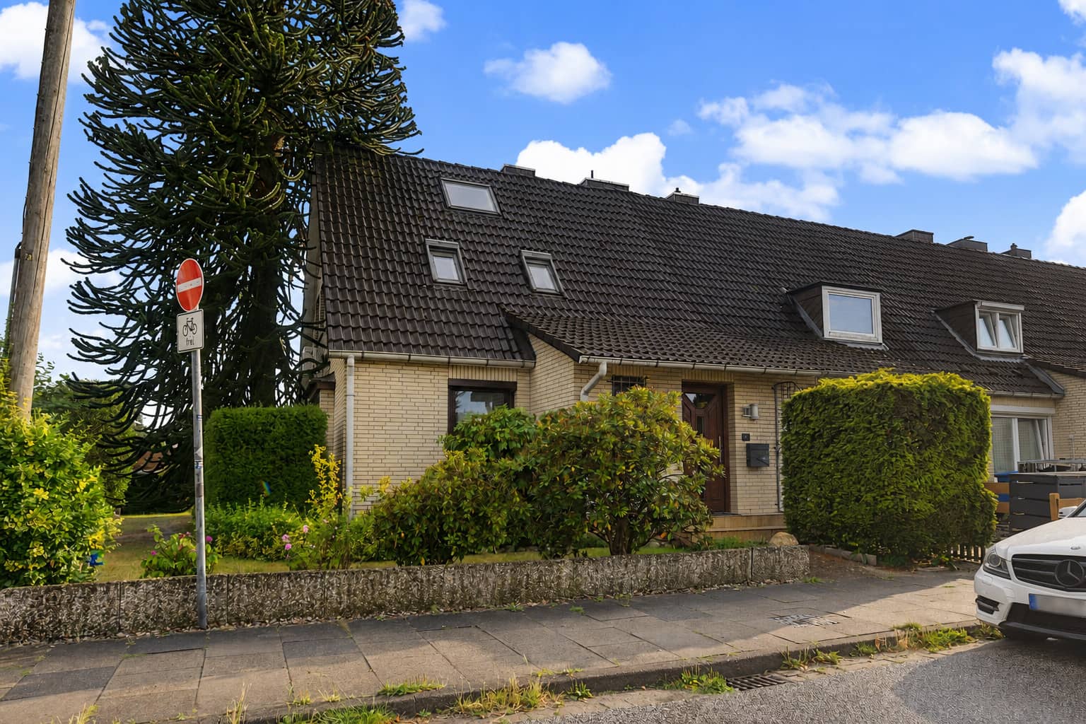 Lebensqualität, die man spürt – Endreihenhaus mit Pool und privater Garten-Oase - Bild 28