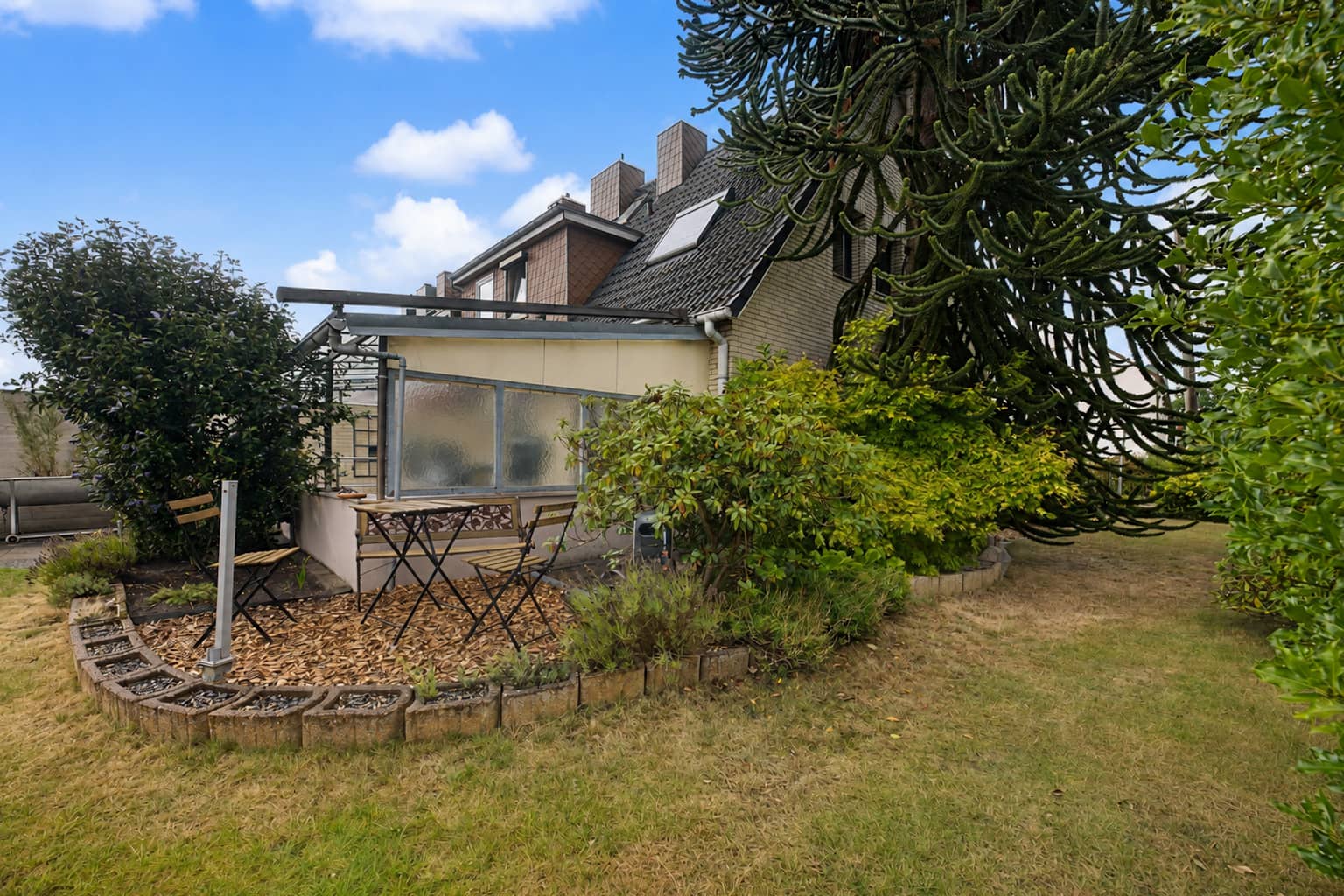 Lebensqualität, die man spürt – Endreihenhaus mit Pool und privater Garten-Oase - Bild 32