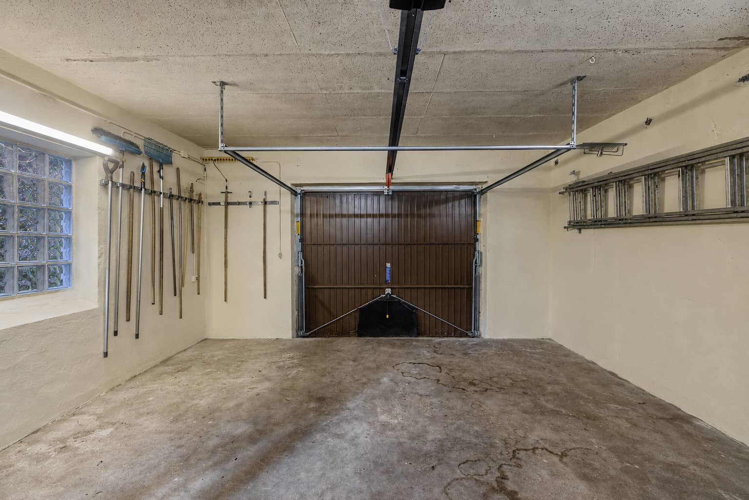 Lebensqualität, die man spürt – Endreihenhaus mit Pool und privater Garten-Oase - Bild 45