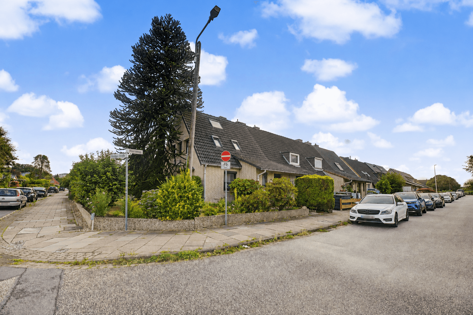 Lebensqualität, die man spürt – Endreihenhaus mit Pool und privater Garten-Oase - Bild 47
